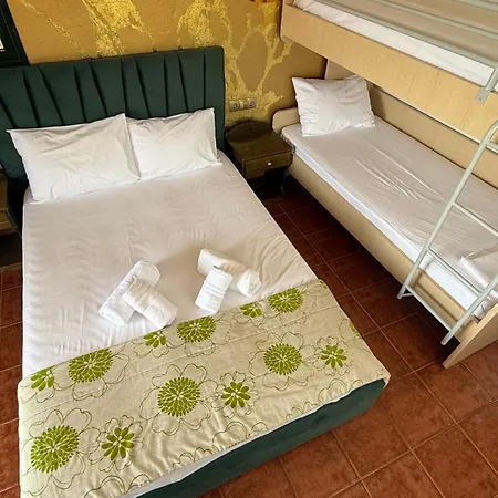 Kastro Aparthotel